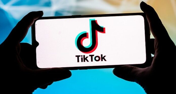 TikTok mund të kontrollojë çdo gjë që keni në telefonin tuaj