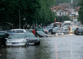 Stuhitë shkaktojnë kaos në Shkup