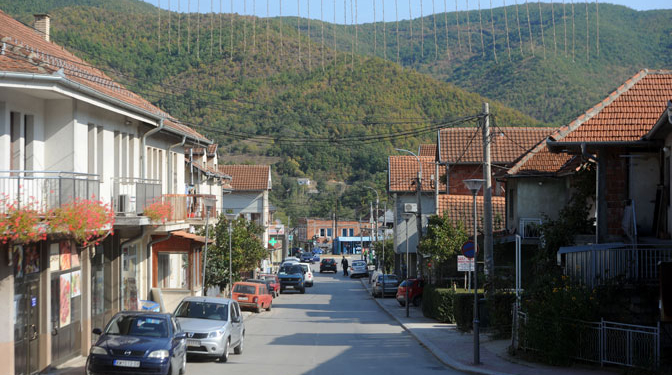 Pesë kosovarë ofendohen në gjuhën serbe nga një i panjohur në Zubin Potok