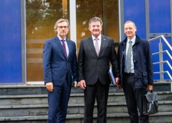 Këshilltarët e Macron dhe Scholz duan marrëveshje të shpejtë, a iu kërkua Vuçiqit njohja e Kosovës