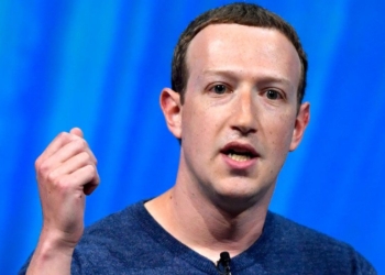 Mark Zuckerberg humb më shumë se gjysmën e pasurisë