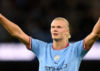 Babai i Haaland zbulon ofertat e klubeve për djalin e tij