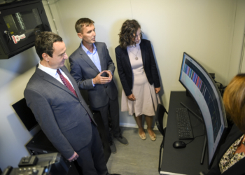 Kurti: Kosova është duke i bërë hapat e parë për shtrirjen e rrjeteve mobile 5G