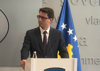 Murati fajëson komunat për mosekzekutim të pagave