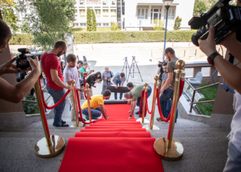 PSD ia shtron tepihun e kuq ministrit Latifi