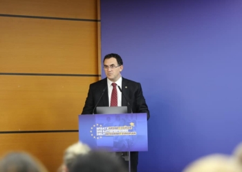 Rektori i UBT-së mori pjesë në Kongresin Kombëtar të Arsimit në Shqipëri