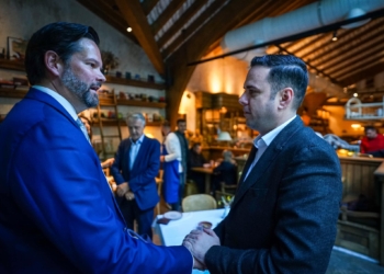 Abdixhiku takohet me Mandl: Një ndër zërat më të fuqishëm të Kosovës në Parlamentin Evropian