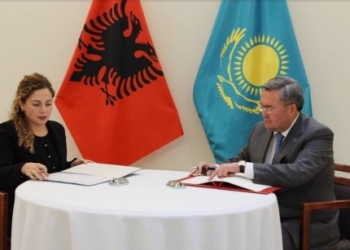 ​Hiqen vizat mes Shqipërisë dhe Kazakistanit