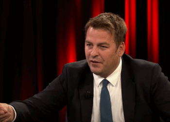 Muja: Vetëvendosje erdhi në pushtet me premtime për rritje të cilësisë në arsim, e jo të rrogave