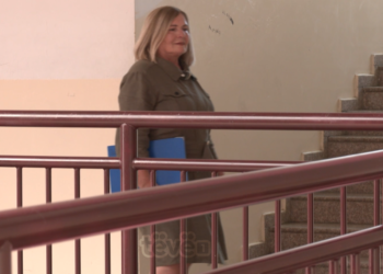 Katër dekada kushtuar arsimit, Fexhrije Salihu rrëfen jetën e saj si mësimdhënëse