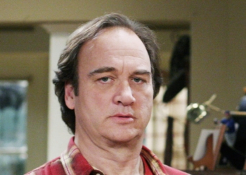 Aktori Jim Belushi muajin e ardhshëm në Tiranë