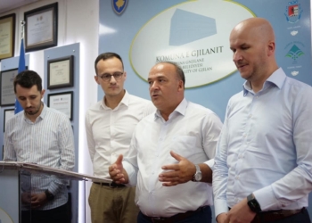 Kryetarët e katër komunave nga LVV kërkojnë të ndalet greva në arsim