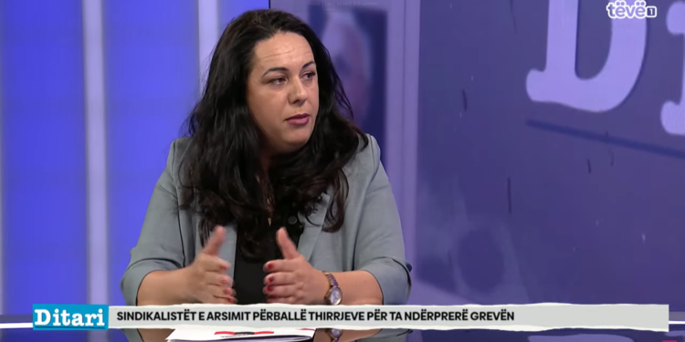 Përfaqësuesja e SBASHK-ut: Në Podujevë mësimi po mbahet për shkak të presionit politik