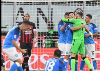 Napoli fiton në Milano dhe merr kreun e tabelës