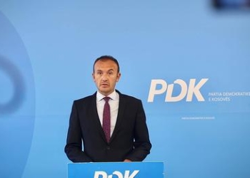 Mustafa: Qeveria Kurti po tenton t’i shuaj pakënaqësitë qytetare duke shpërndarë lëmoshë