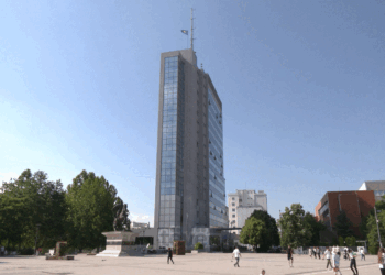 Njohësit e ekonomisë po kritikojnë Qeverinë e Kosovës për mungesë investimesh kapitale në vend