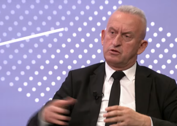 Qalaj: Vendimi i Qeverisë për targat duhet të zbatohet edhe me Polici