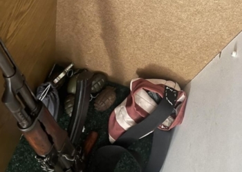 Policia i gjen kallashnikov dhe disa granata dore, arrestohet 83-vjeçari në Gjakovë