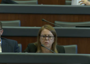 Bajrami – Nagavcit: E ke shkelë Kushtetutën, e sot e relaksume rrin këtu e nxënësit i ke jashtë shkollave