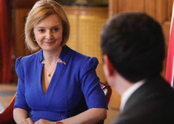 Kurti i dërgon letër urimi kryeministres së Britanisë së Bashkuar, e fton për vizitë në Kosovë