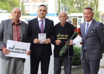 Deputetët e AAK-së, Pal Lekaj dhe Besnik Tahiri, kërkojnë dinjitet për pensionistët