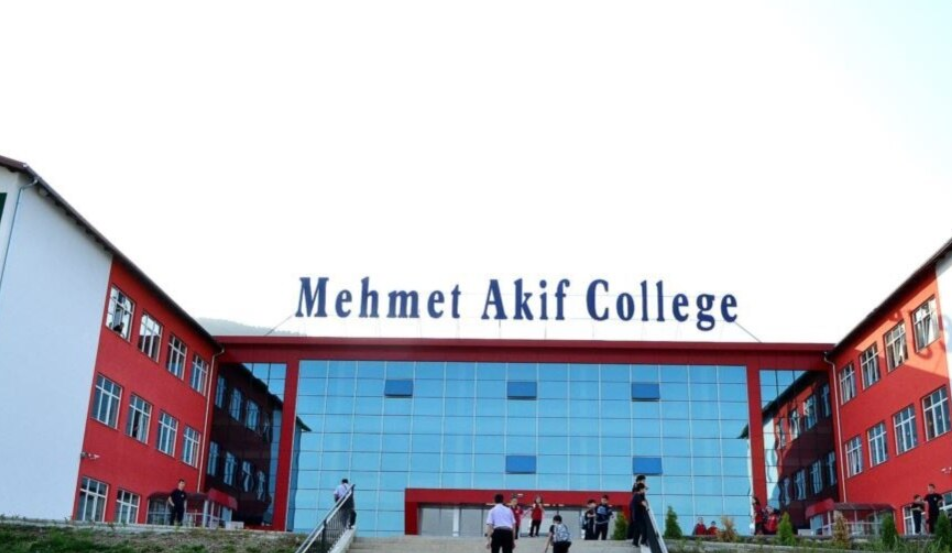 Shqipëria urdhëron mbylljen e kolegjit turk “Mehmet Akif”
