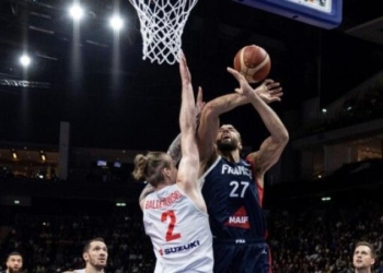 Franca në finale, mposht Poloninë në Berlin