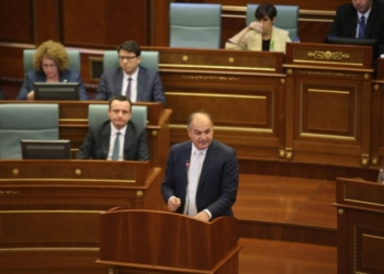 Hoxhaj-Kurtit: Nuk bënë marrëveshje private me Jasharajn por me Vuçiqin