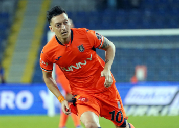 Nuk duron më dhimbjet dhe operohet, Mesut Ozil rikthehet vitin e ardhshëm