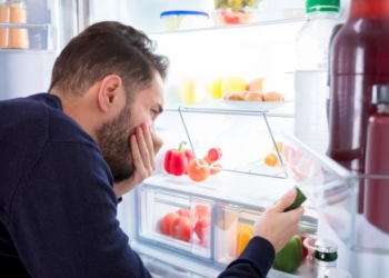 Ky përbërës do të largojë erën e pakëndshme nga frigoriferi juaj