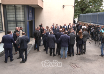 Protestë para Ministrisë së Punëve të Jashtme