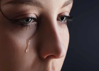 Përse disa njerëz qajnë më lehtë se të tjerët?