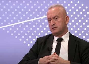 Qalaj thotë se Serbia po u bën presion serbëve në veri të mos i ndërrojnë targat