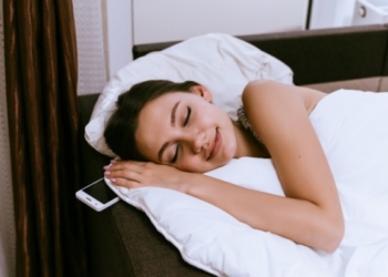 Vendet ku nuk duhet ta mbajmë kurrë telefonin mobil