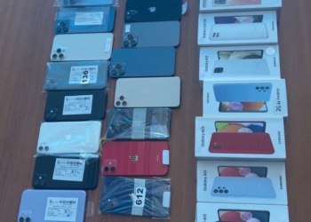 Dogana kryen kontroll në një Mobil Shop, gjenden 39 telefona të kontrabanduar