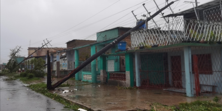 Uragani Ian godet Kubën, i gjithë vendi pa energji elektrike