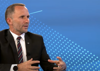 Avdia: Garë e turpshme, ministri Peci e linçoi me fjalë të ulëta deputeten Kica-Xhelili