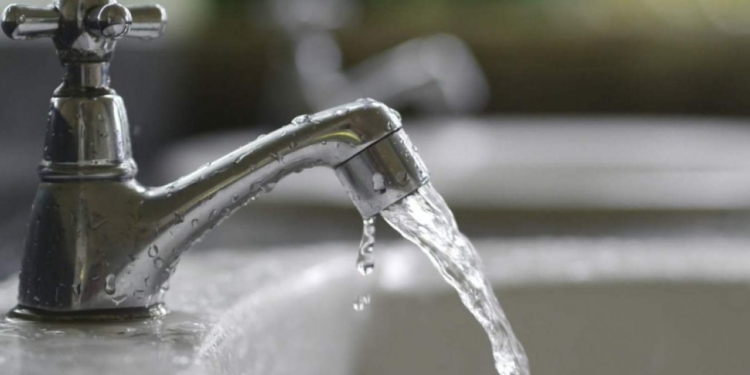 Reshjet e shiut shkaktojnë turbullira në ujësjellës