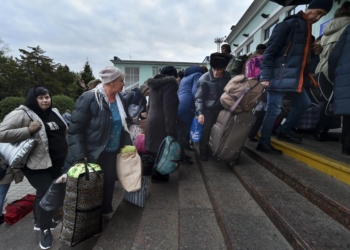 Autoritetet ruse këshillojnë civilët të largohen nga rajoni i Ukrainës