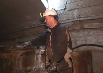 Gazetarja e Tëvë1 në thellësi rreth 800m nën tokë tregon për vështirësitë e minatorëve në Trepçë