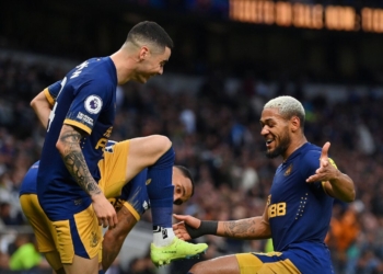 Newcastle lë pa fjalë Tottenhamin në Londër