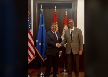 Escobar takohet me Vuçiq në ambasadën e ShBA-së në Serbi