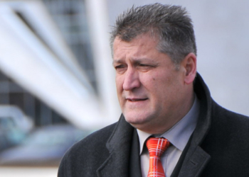 Zafir Berisha dënohet me 600 euro gjobë për kanosje ndaj kryetarit të Prizrenit