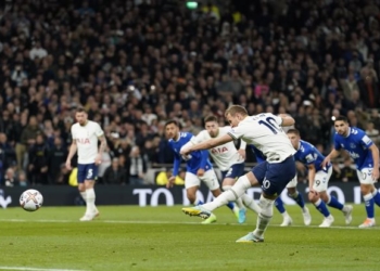 Tottenham shumë e fortë për Evertonin