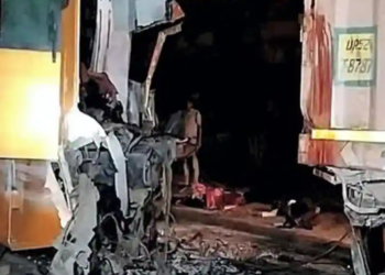 15 të vdekur dhe 40 të plagosur pas një aksidenti autobusi në Indinë Qendrore