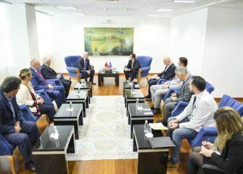 ​Kurti priti një delegacion nga Shqipëria, ftohet për vizitë në Kukës