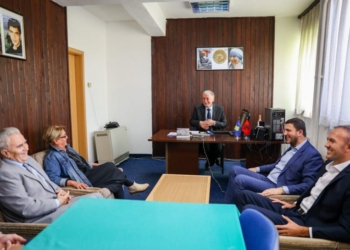 Krasniqi takon pensionistët: Në krizën aktuale, ata janë pjesa më e cenueshme