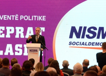 Limaj bën thirrje për front të përbashkët demokratik: Ta heqim këtë helm