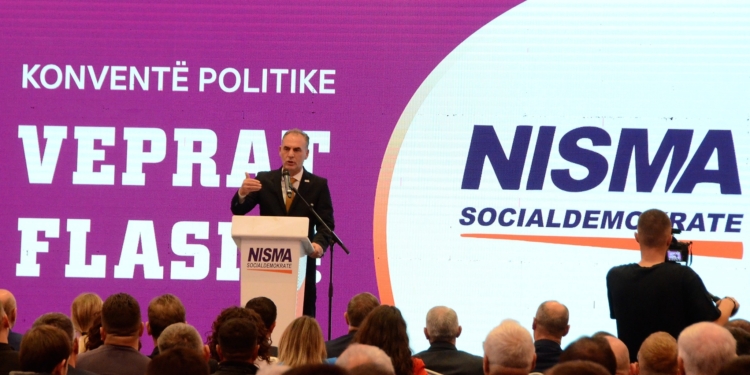 Limaj bën thirrje për front të përbashkët demokratik: Ta heqim këtë helm