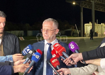 Analistët flasin për ndalimin e vizitës së Bislimit në Beograd